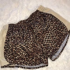 Leopard Joggers Shorts Sz L